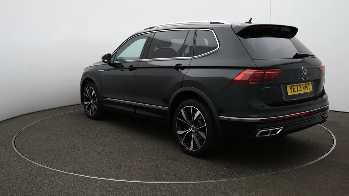 2023-volkswagen-tiguan-allspace-15-tsi-r-line-big-58