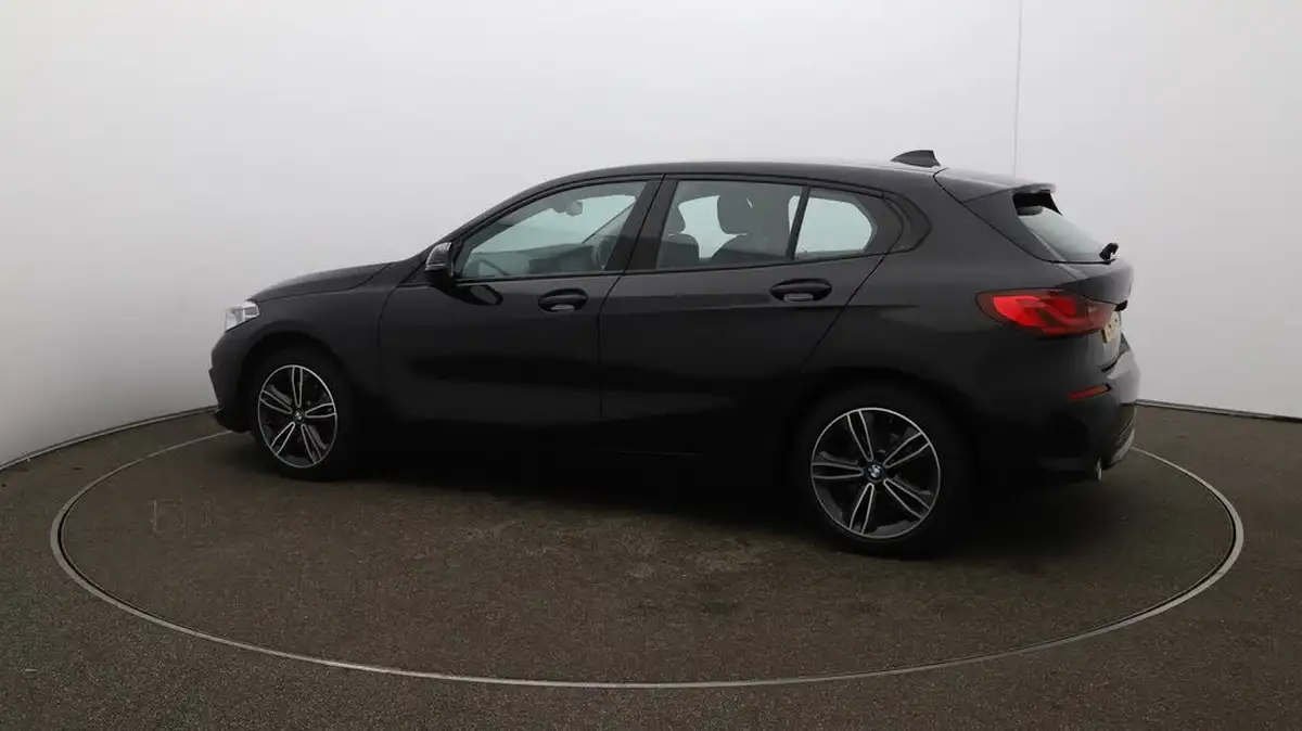 2022-bmw-1-series-15td-116d-sport-dct-big-39