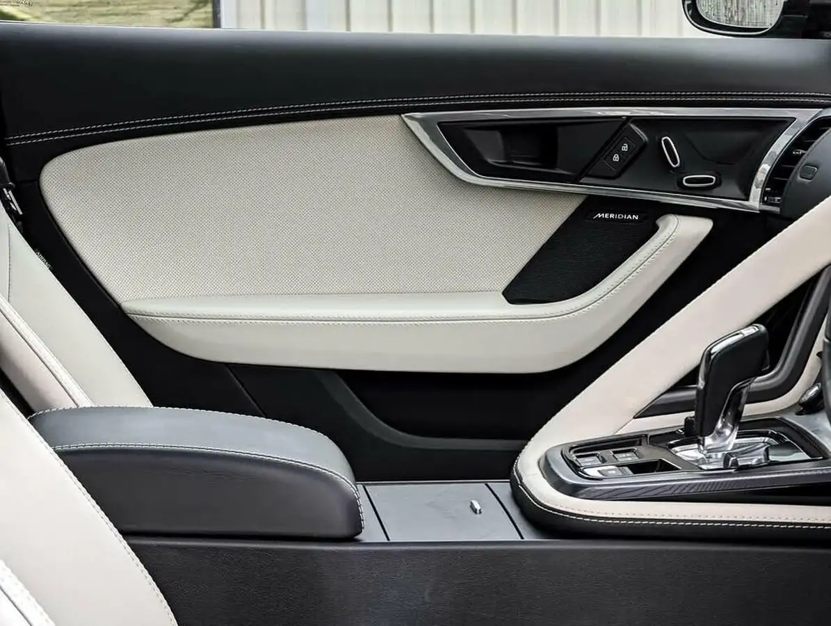 2022-jaguar-f-type-50-v8-p450-r-dynamic-awd-coupe-big-39