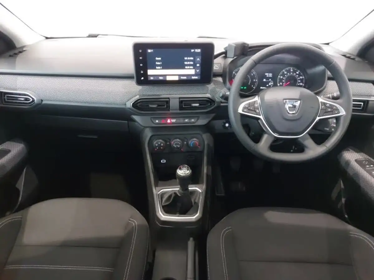2022-dacia-sandero-10-tce-comfort-90bhp-big-2