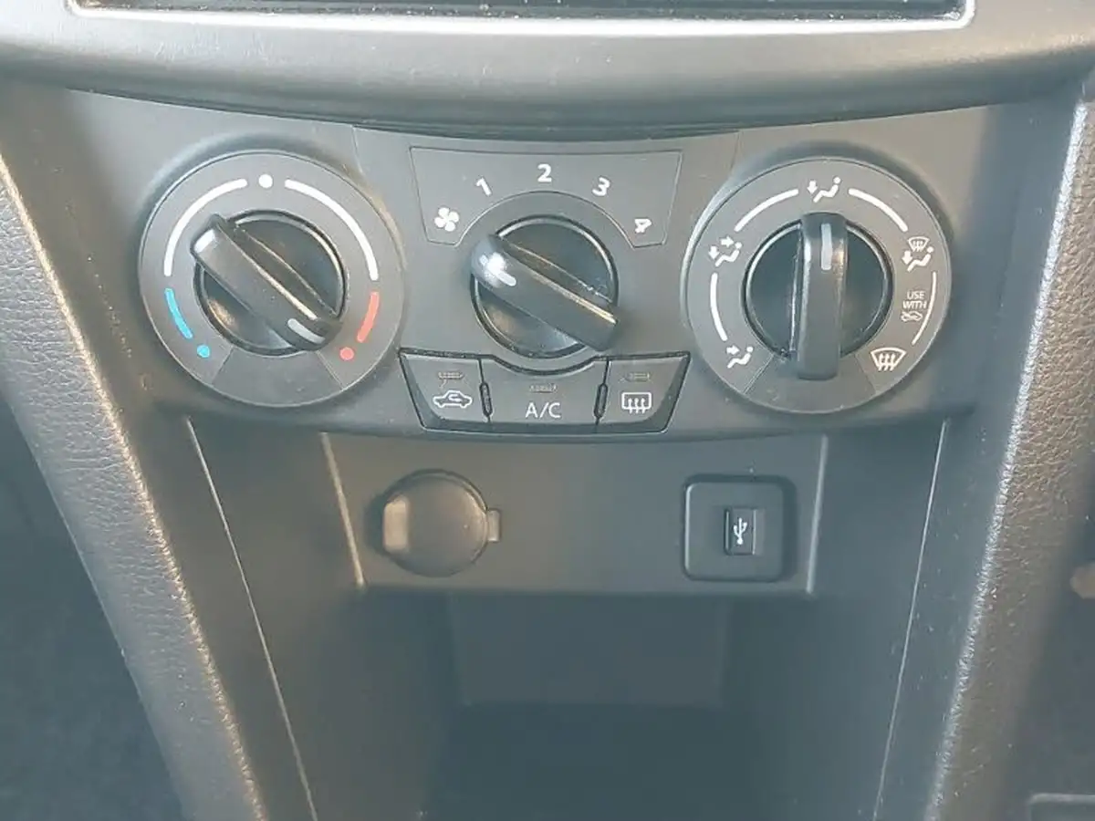 2016-suzuki-swift-12-sz-l-3d-big-10