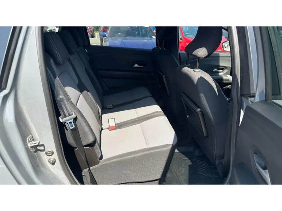 2024-dacia-jogger-16-tce-extreme-big-15