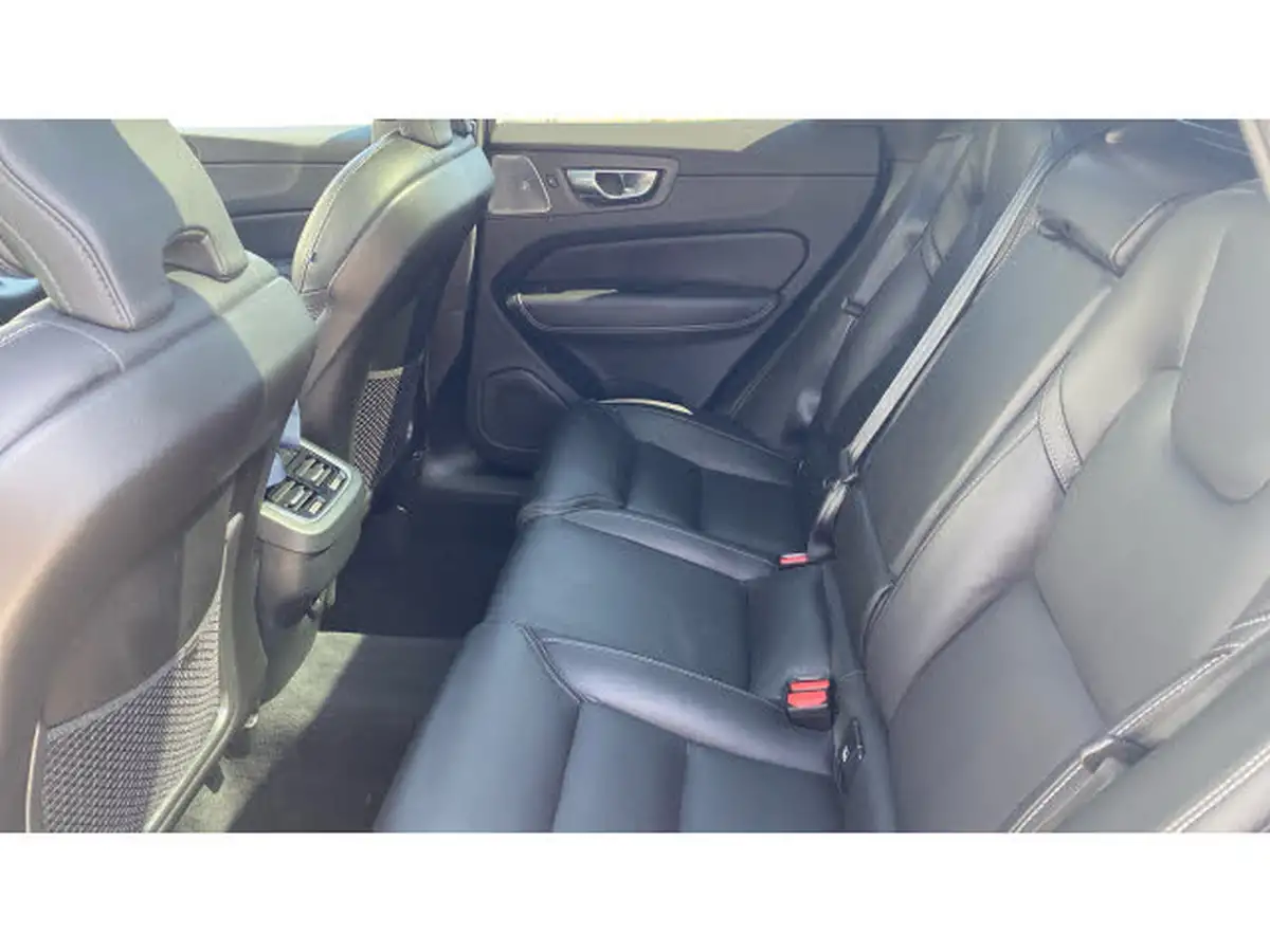 2024-volvo-xc60-20-b5-ultimate-big-9