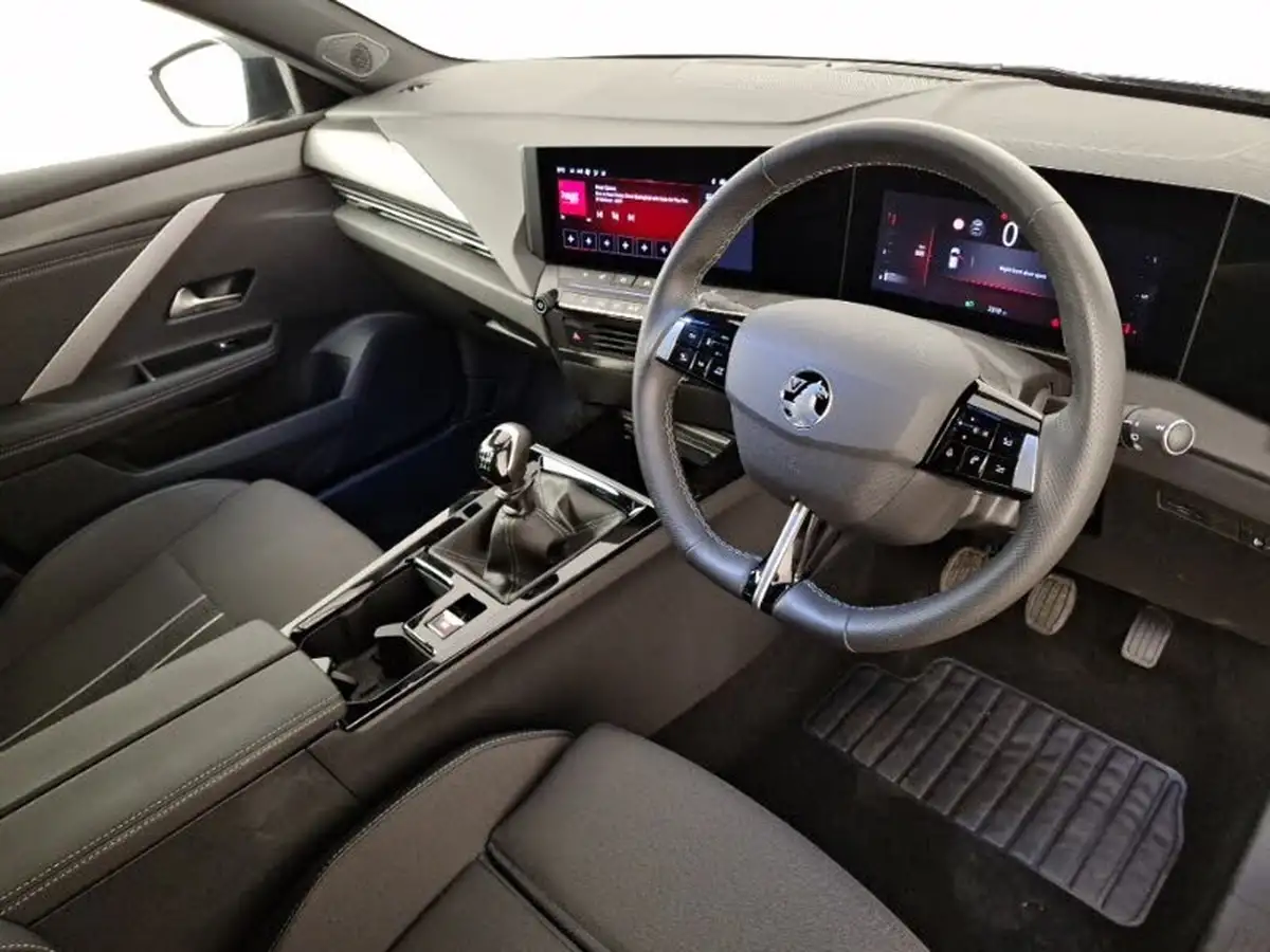 2024-vauxhall-astra-12-turbo-gs-130ps-sport-tourer-big-10