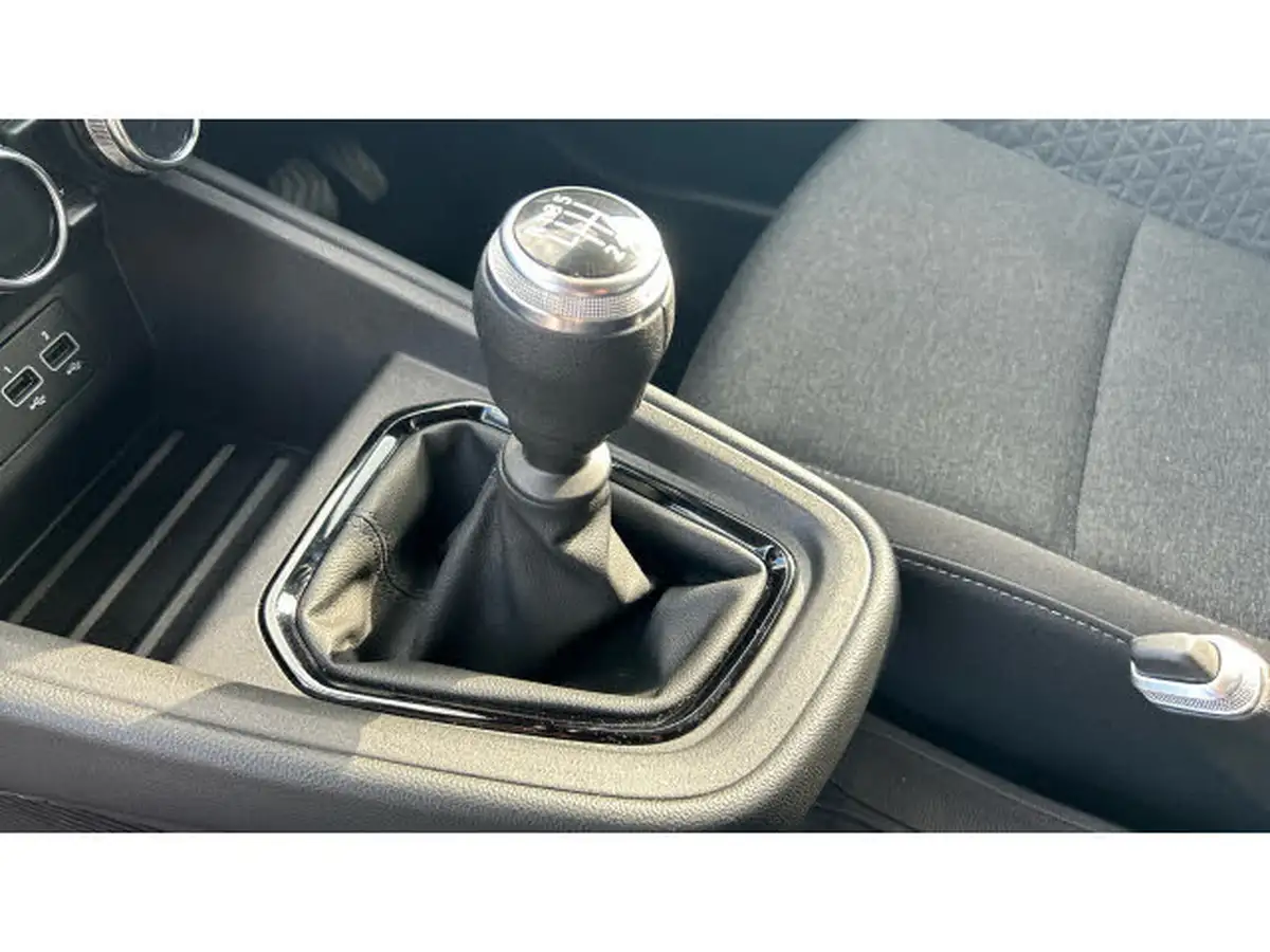2021-renault-clio-10-tce-iconic-edition-big-12