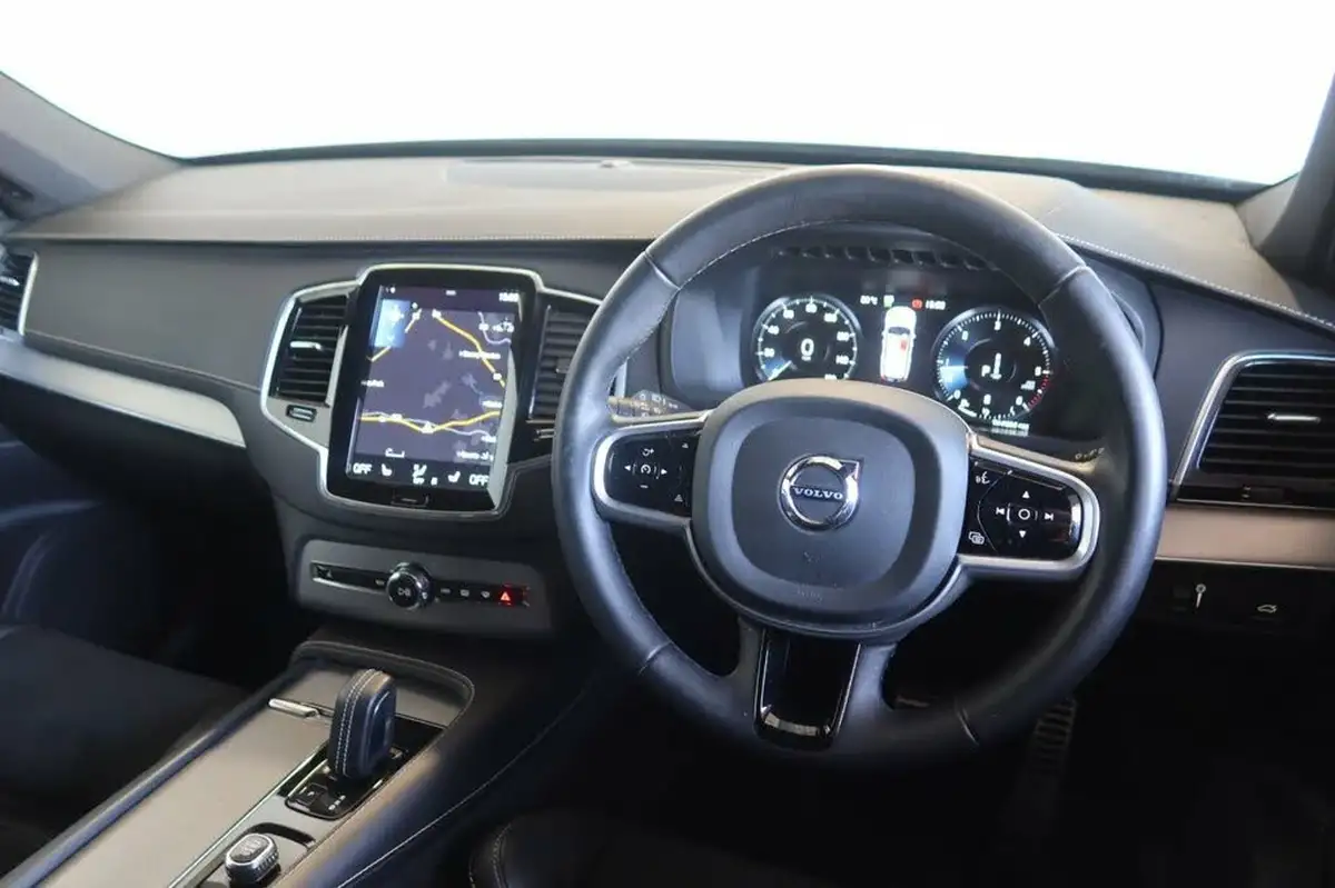 2022-volvo-xc90-20td-b5-r-design-big-3