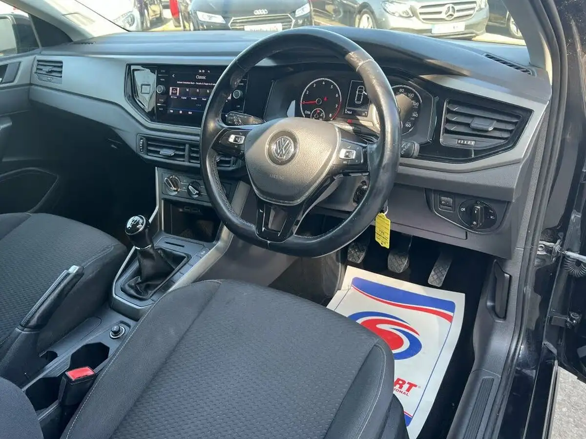 2018-volkswagen-polo-10-tsi-se-big-14