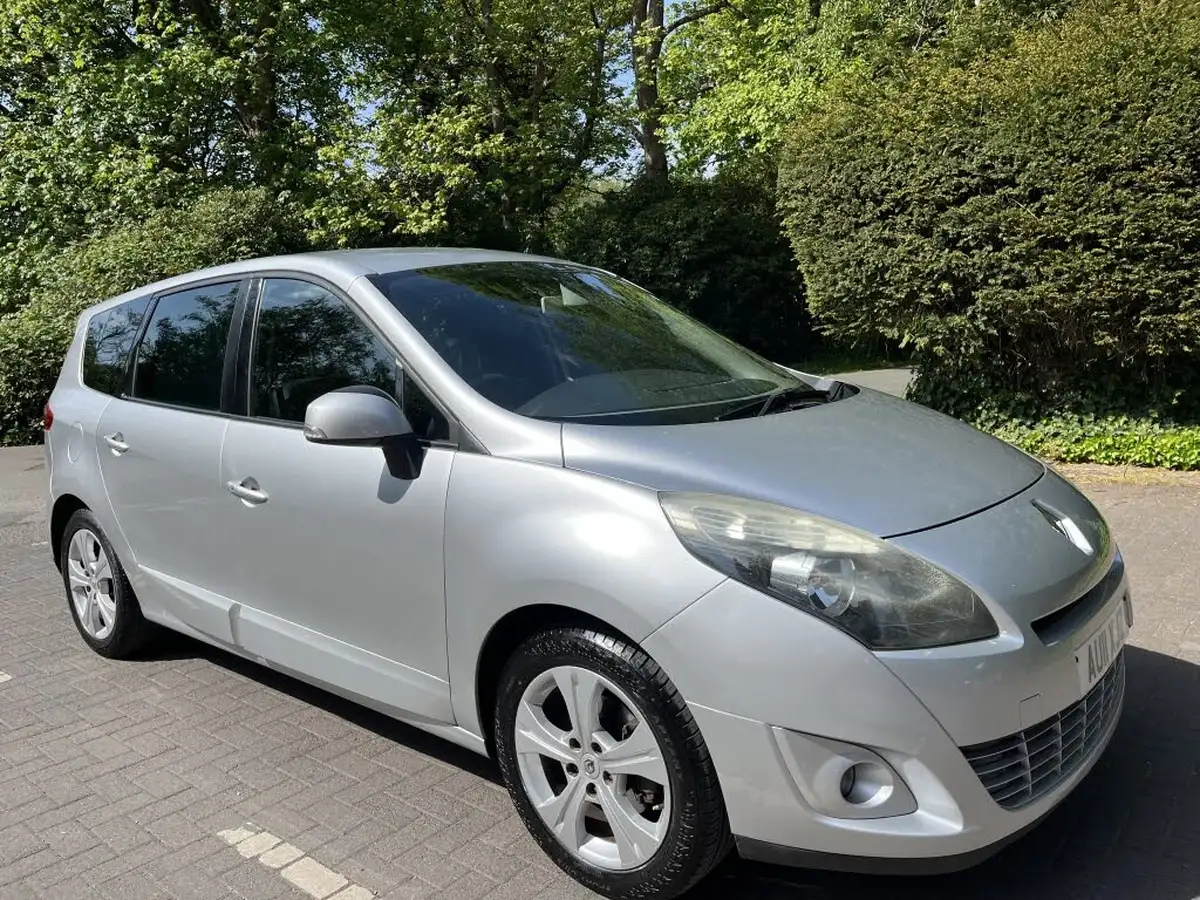 2011-renault-grand-scenic-19td-dynamique-tom-tom-big-24