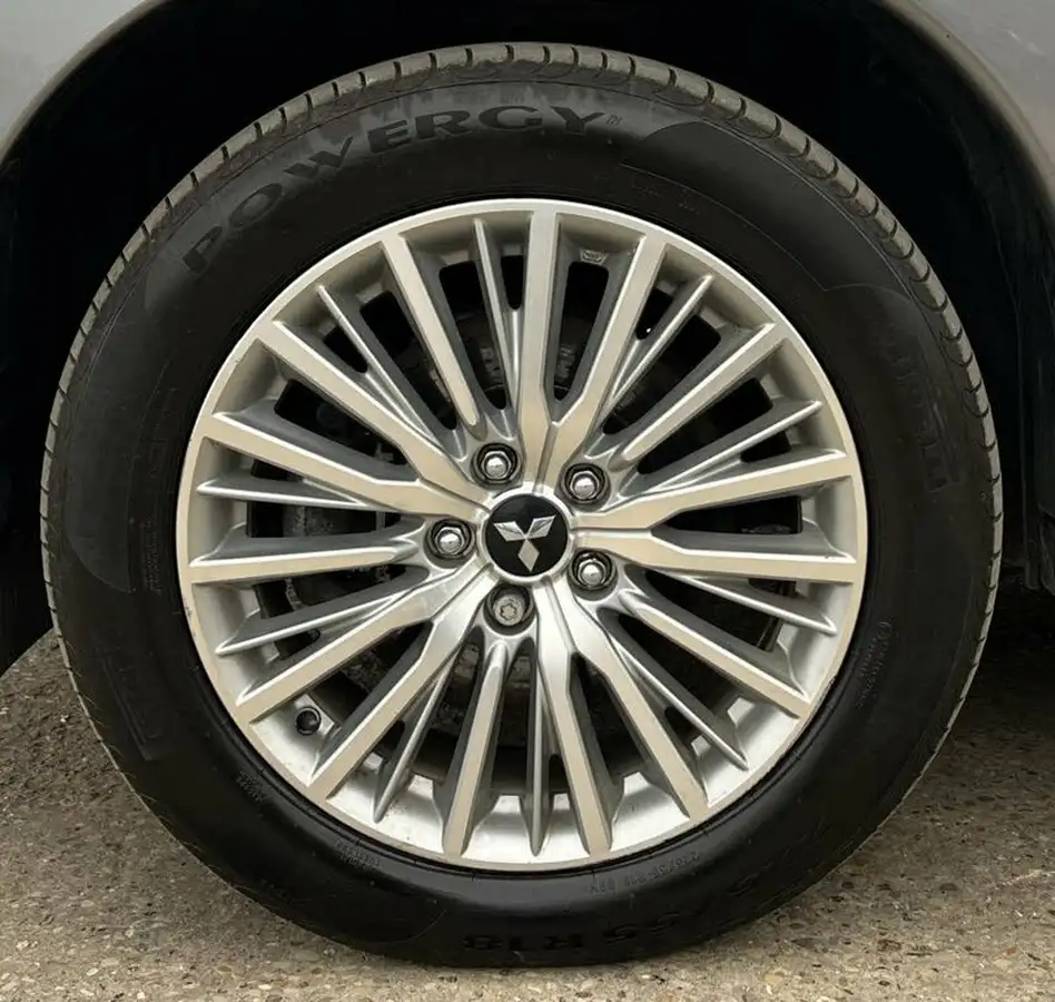 2018-mitsubishi-outlander-24-5h-phev-big-11