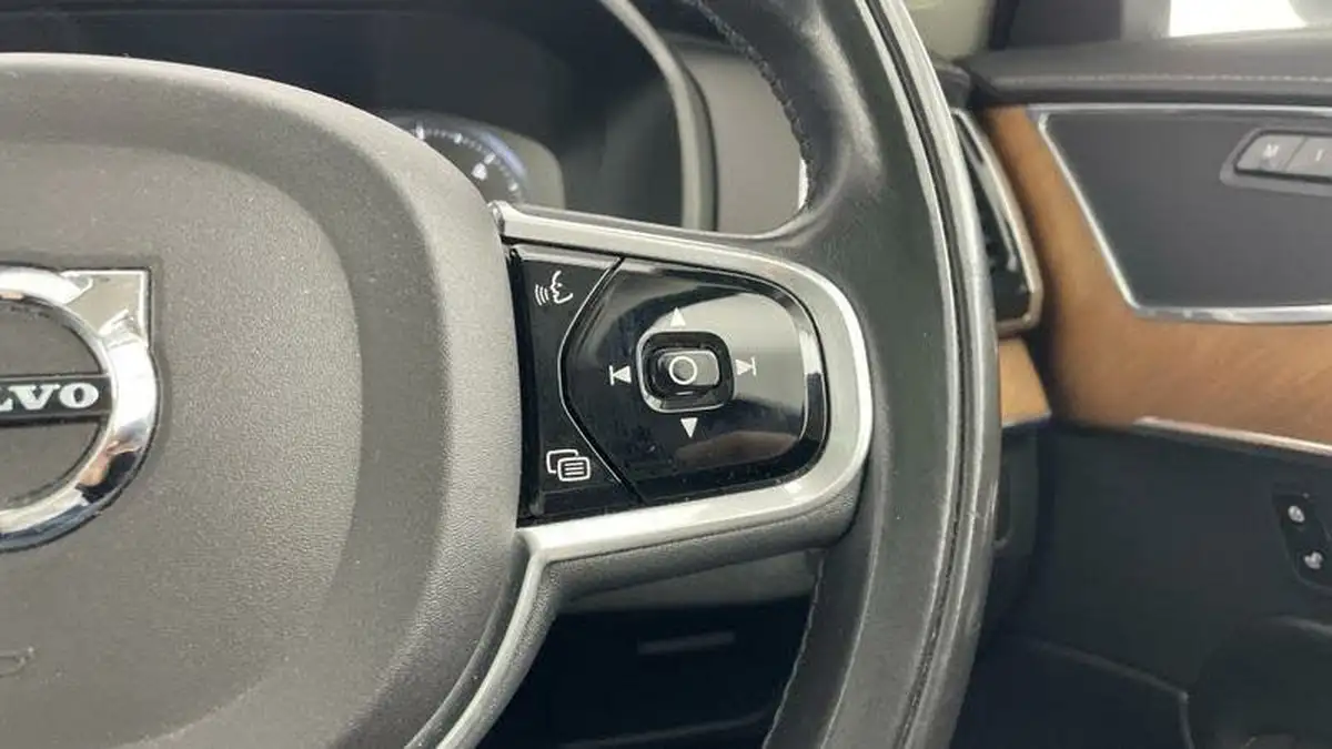 2017-volvo-xc90-20td-d5-inscription-auto-big-20