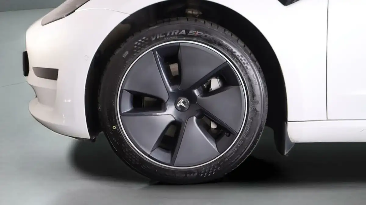 2021-tesla-model-3-e-standard-plus-big-18