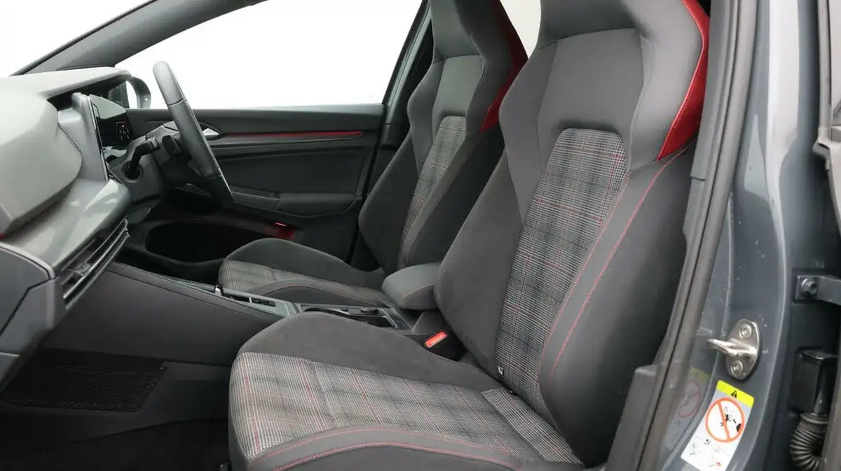2021-volkswagen-golf-20-tsi-gti-dsg-big-14
