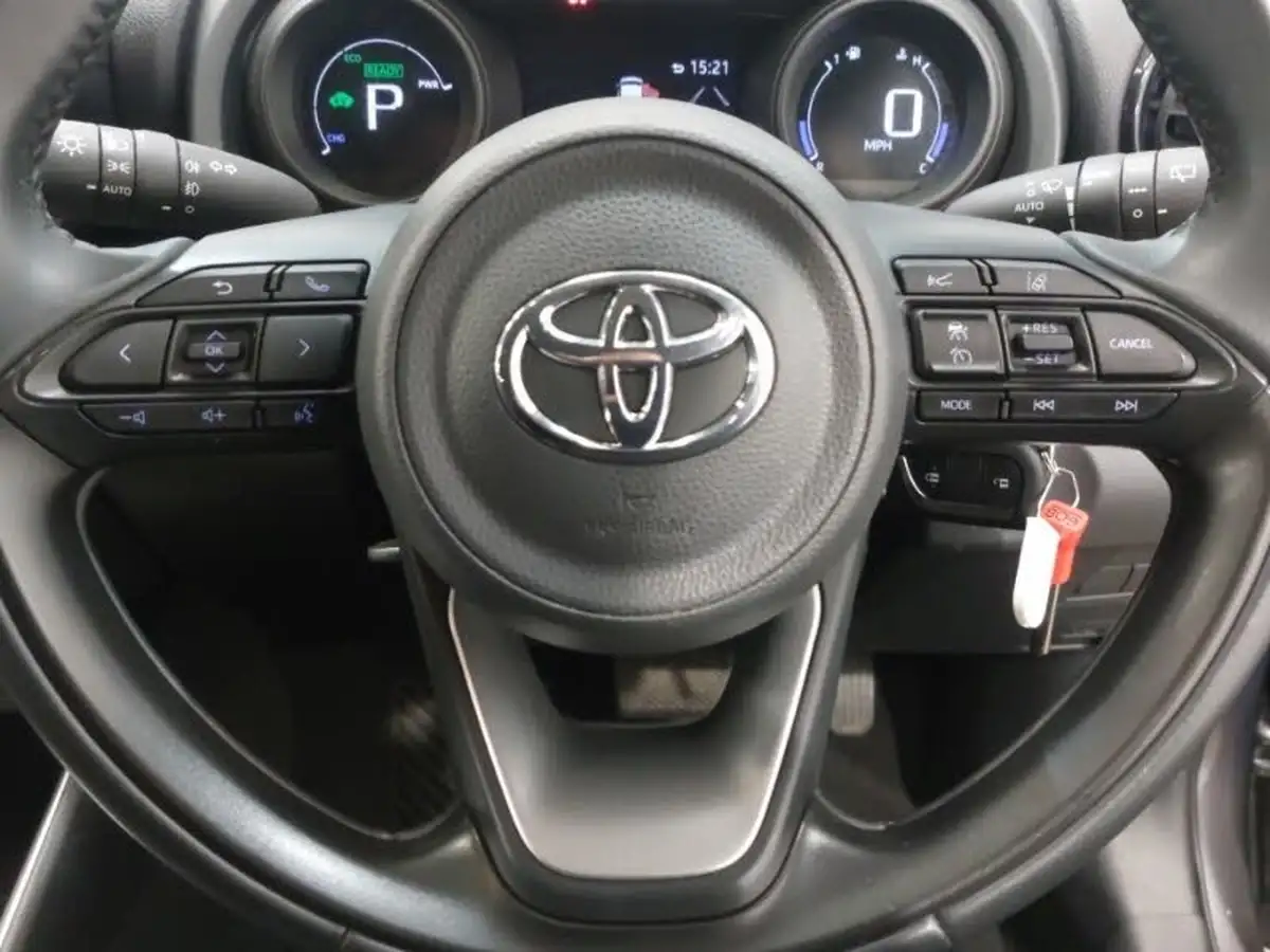2022-toyota-yaris-15-vvt-i-design-big-15