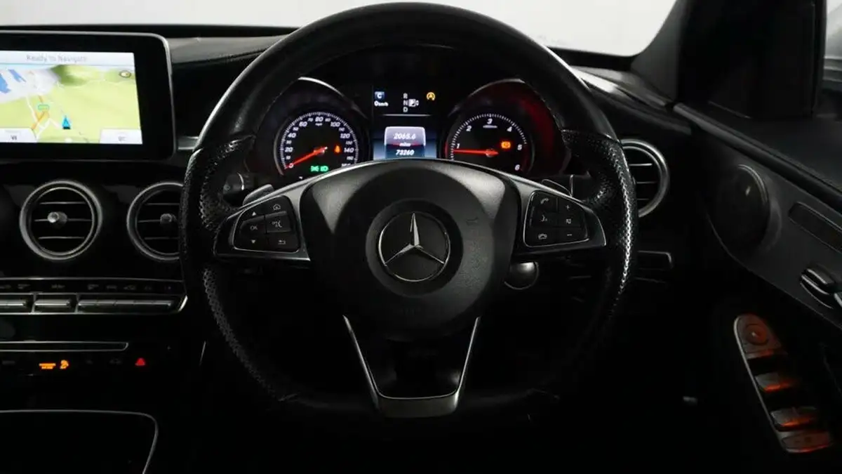 2015-mercedes-benz-c-class-21cdi-c220-amg-line-premiumss-saloon-4d-7g-tronic-plus-big-14