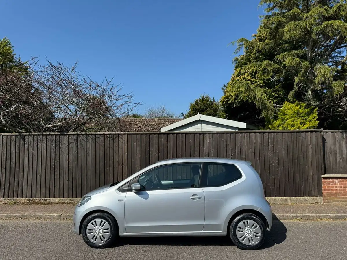 2012-volkswagen-up-10-move-up-60ps-bluemotion-tech-3d-big-4