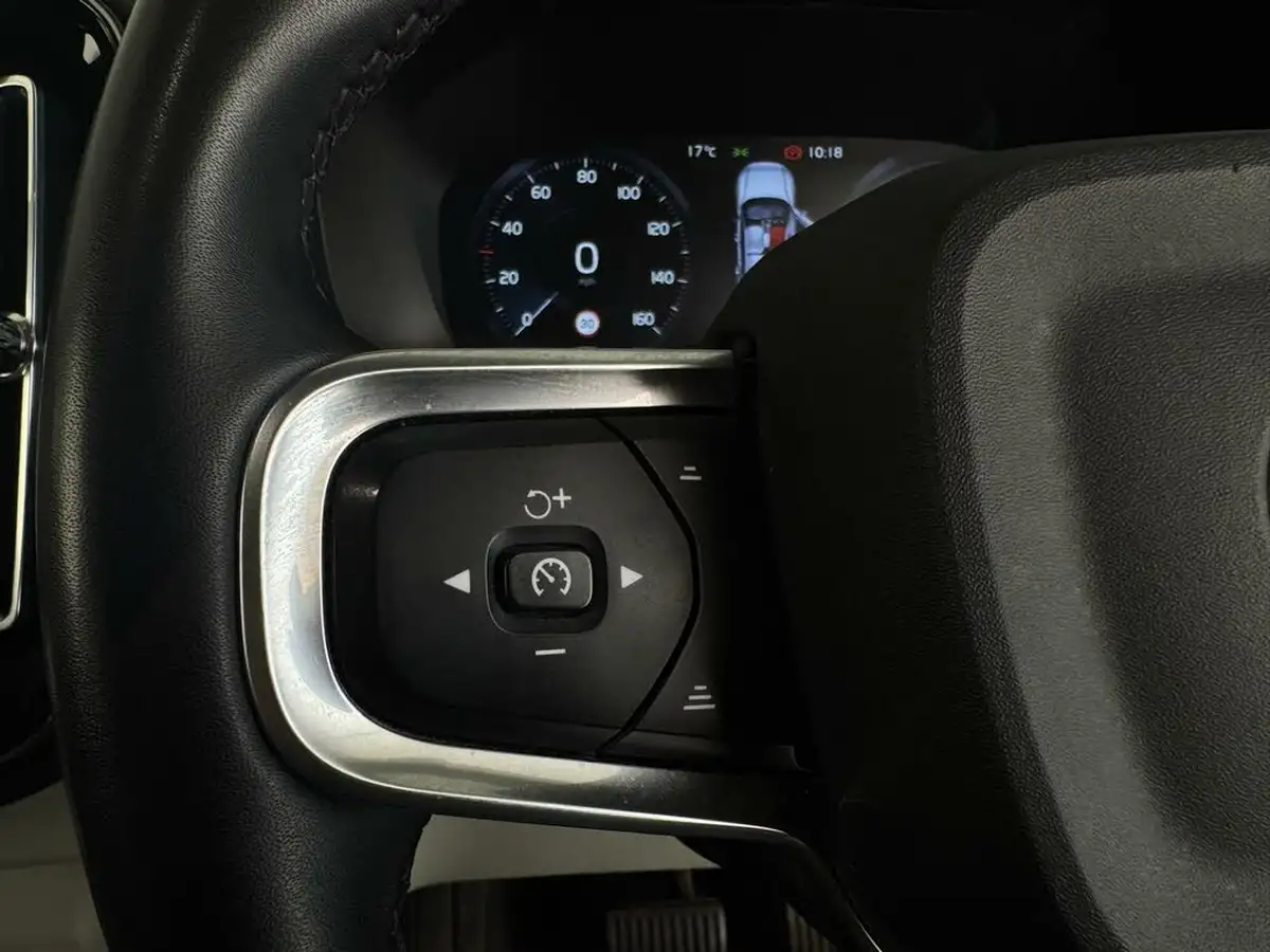 2021-volvo-xc40-15-t5-inscription-pro-258bhp-big-21