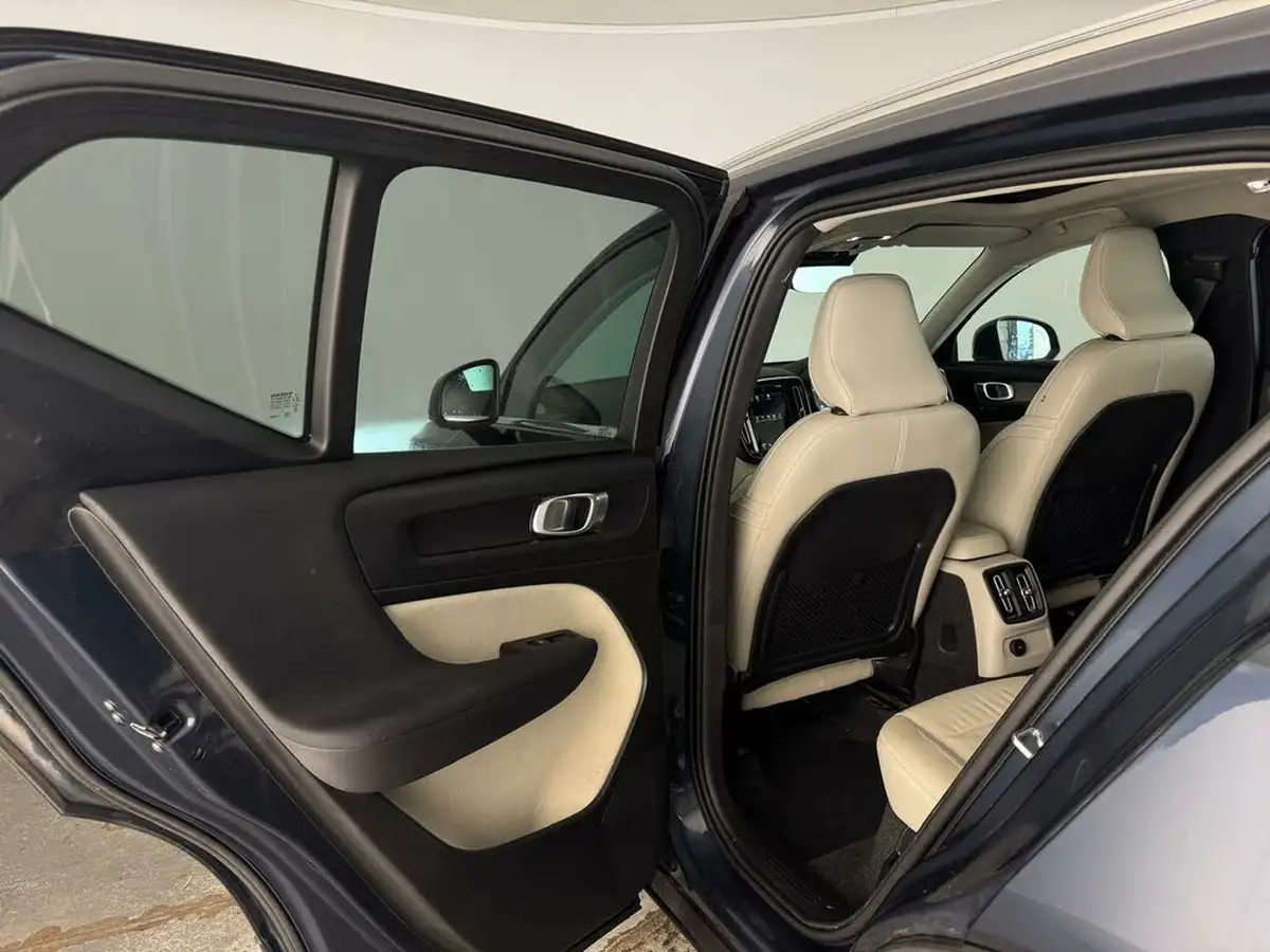 2021-volvo-xc40-15-t5-inscription-pro-258bhp-big-45
