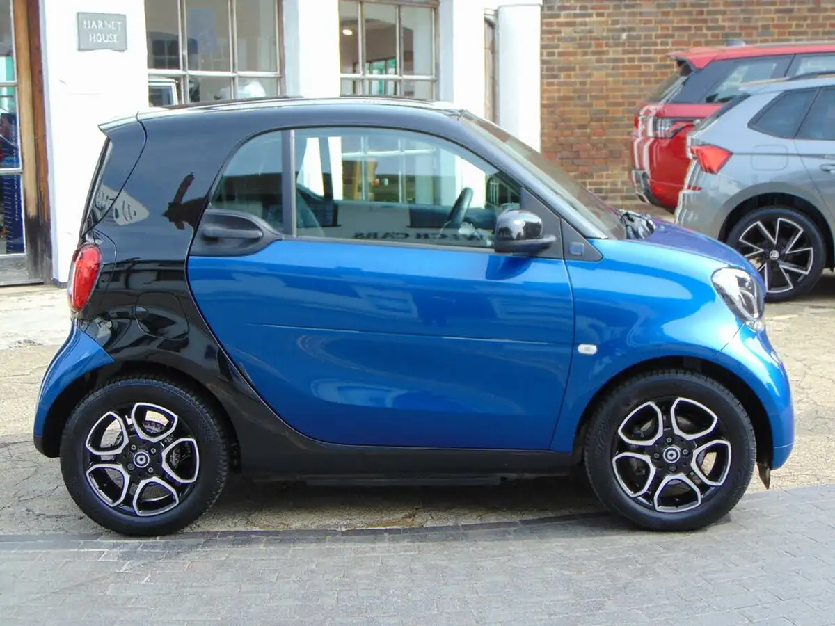 2019-smart-fortwo-eq-prime-premium-coupe-big-1