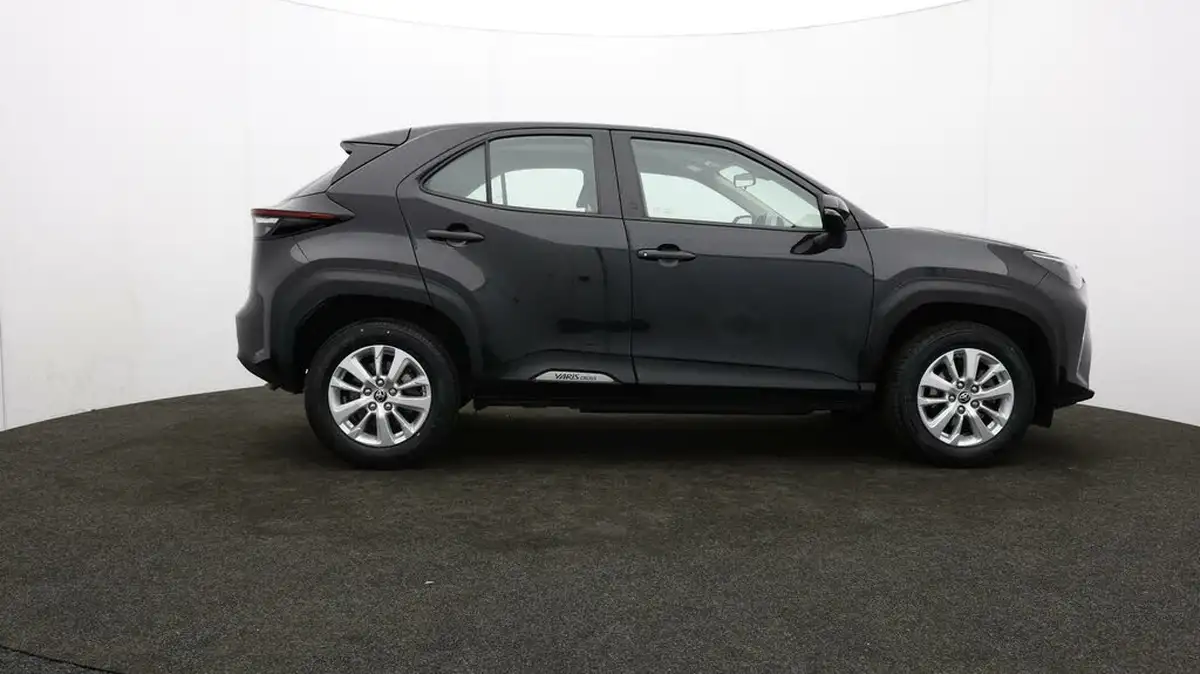 2021-toyota-yaris-cross-15-vvt-i-icon-big-30