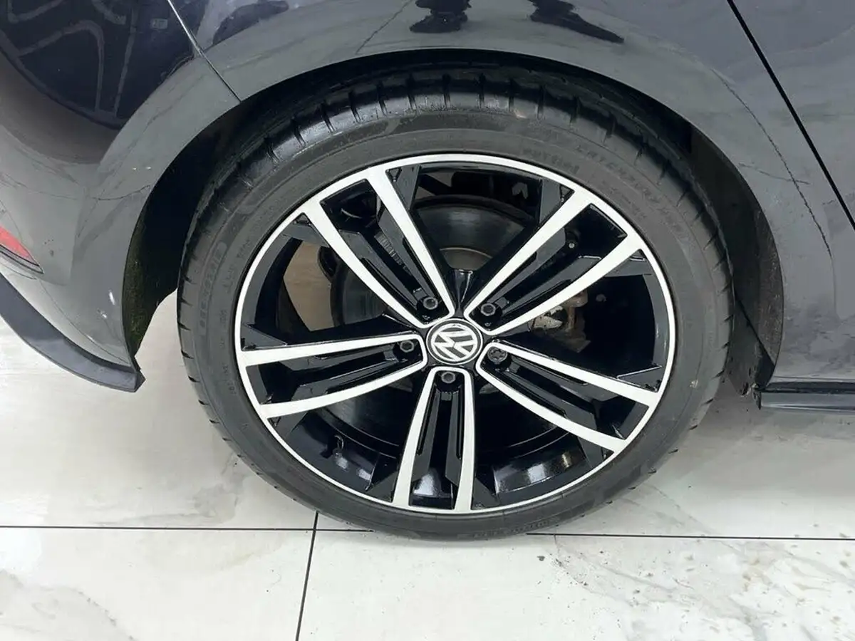 2018-volkswagen-golf-20tdi-gtd-hatchback-5d-big-13