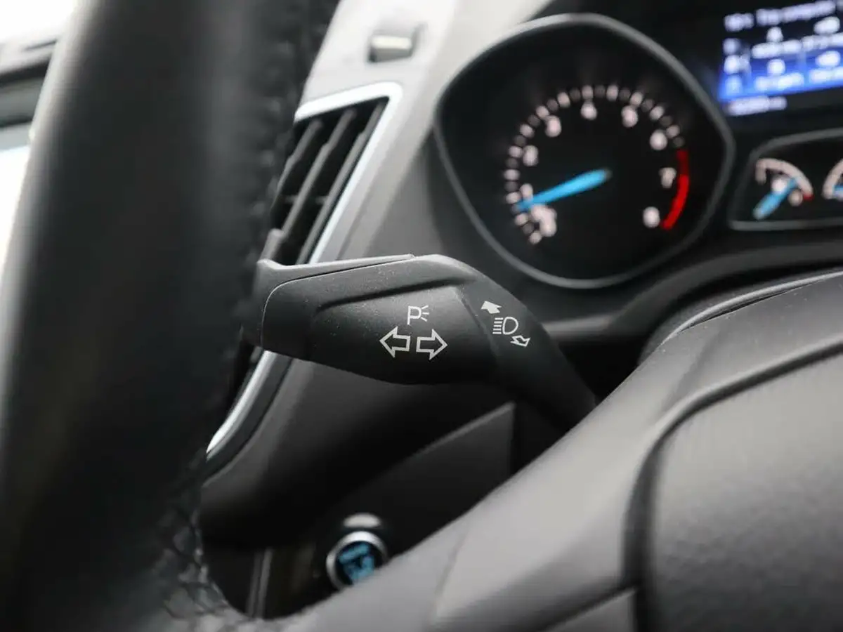 2018-ford-c-max-10t-titanium-125ps-big-23