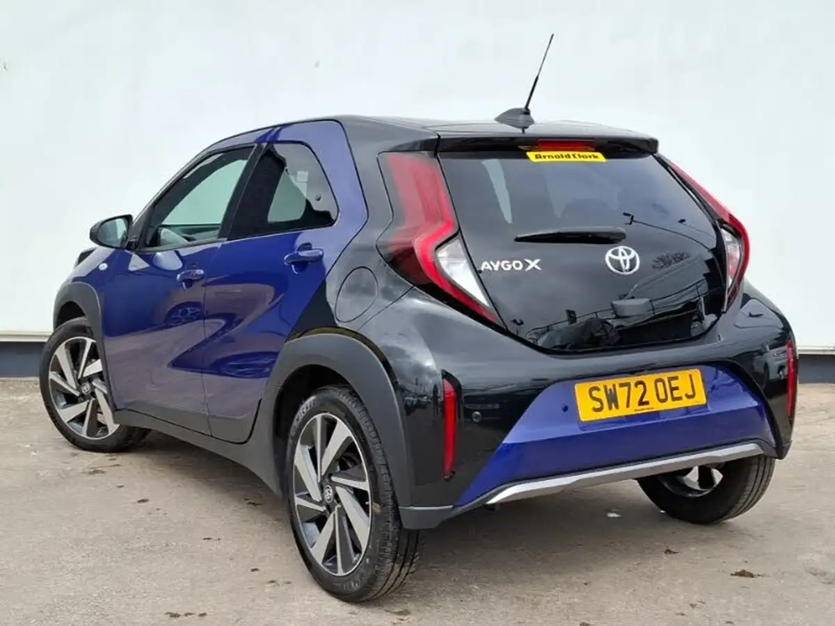 2022-toyota-aygo-x-10-vvt-i-exclusive-cvt-big-1