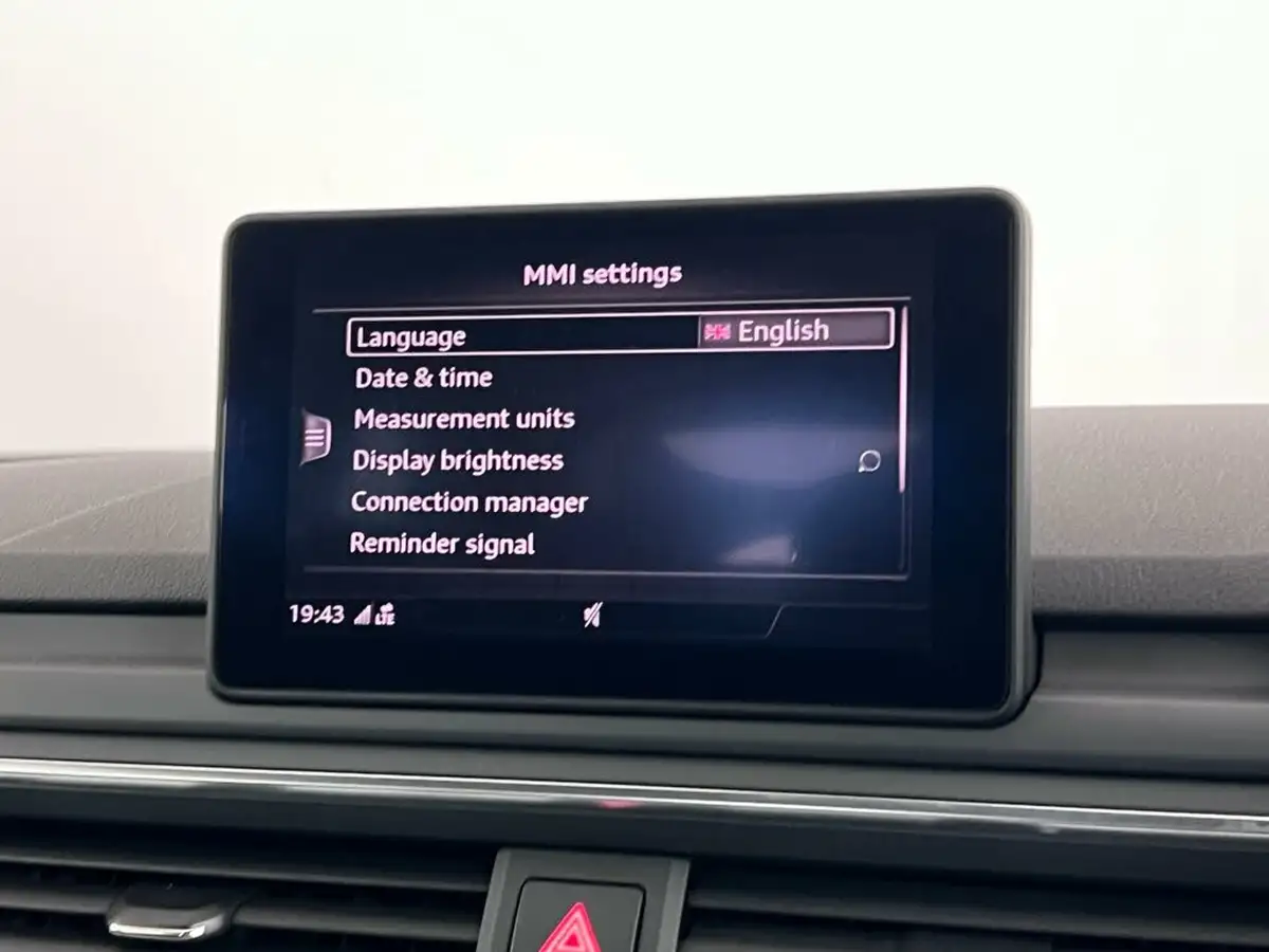2017-audi-a4-avant-20-tfsi-s-line-tronic-big-30