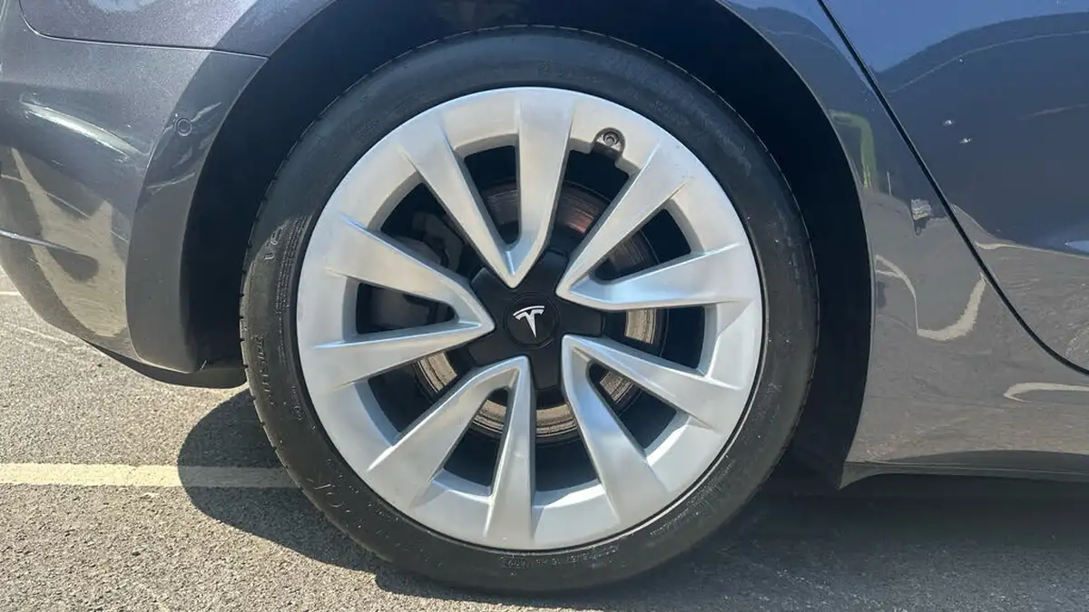 2021-tesla-model-3-e-long-range-awd-big-18