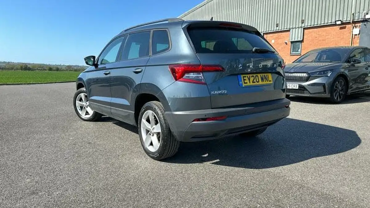 2020-skoda-karoq-15-tsi-se-dsg-big-25