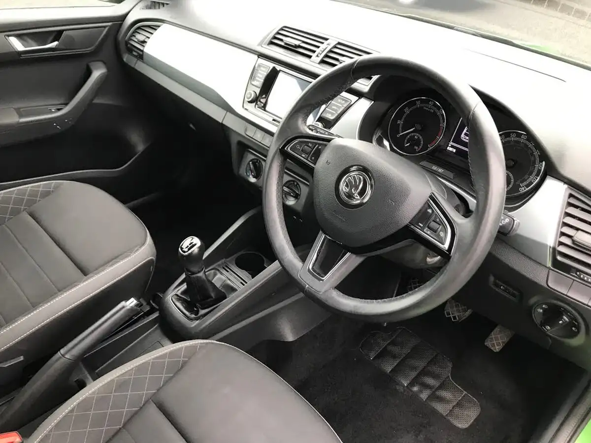 2019-skoda-fabia-10-mpi-colour-edition-75ps-ss-big-2