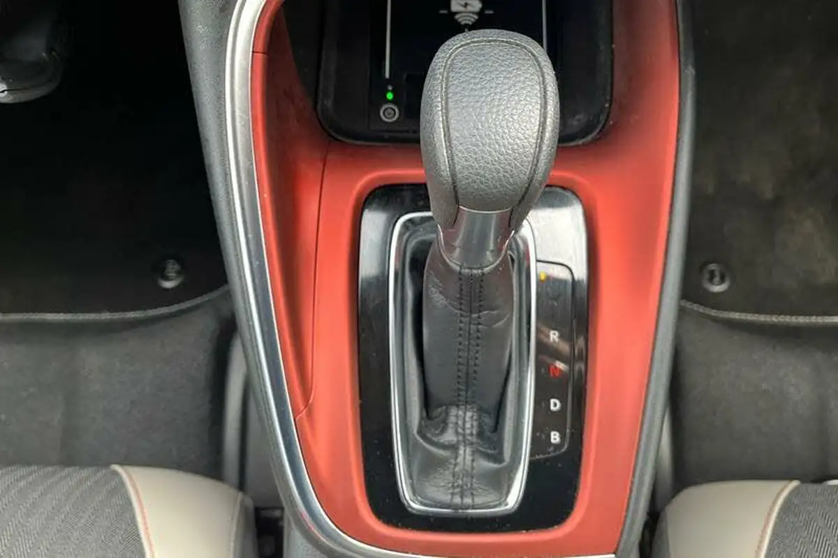 2022-honda-hr-v-15-i-mmd-advance-style-big-33