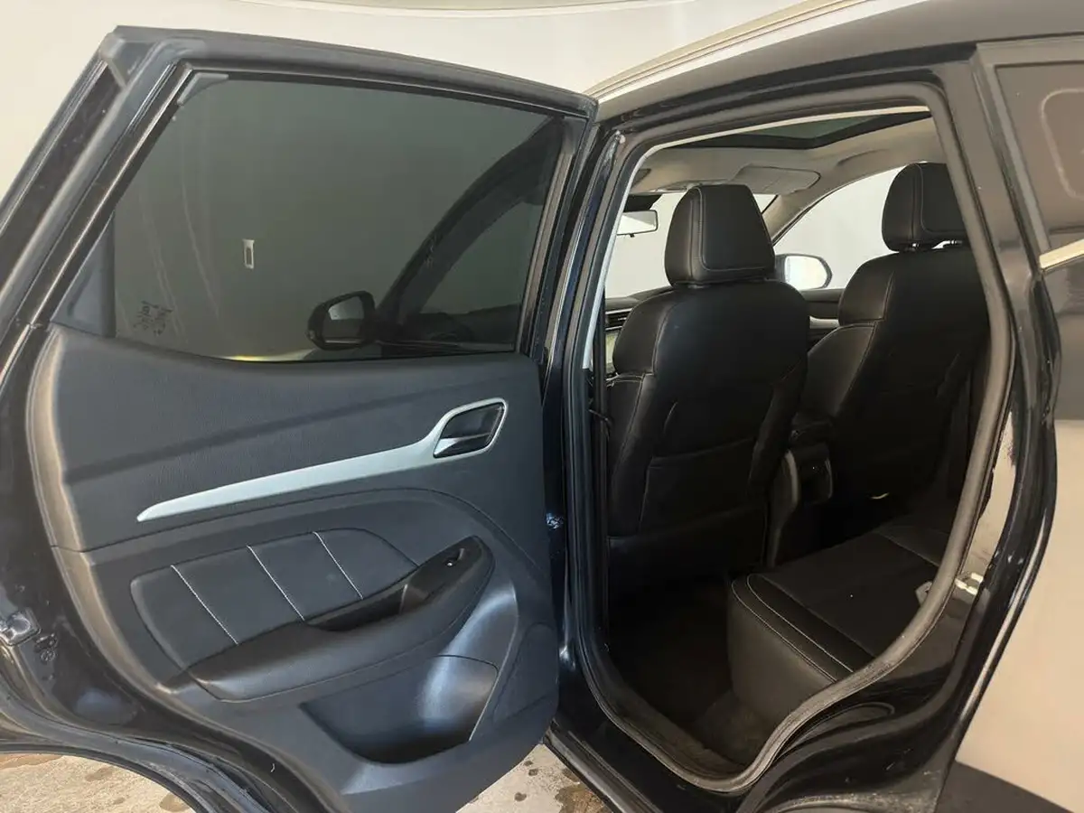 2020-mg-zs-suv-e-exclusive-ev-big-24