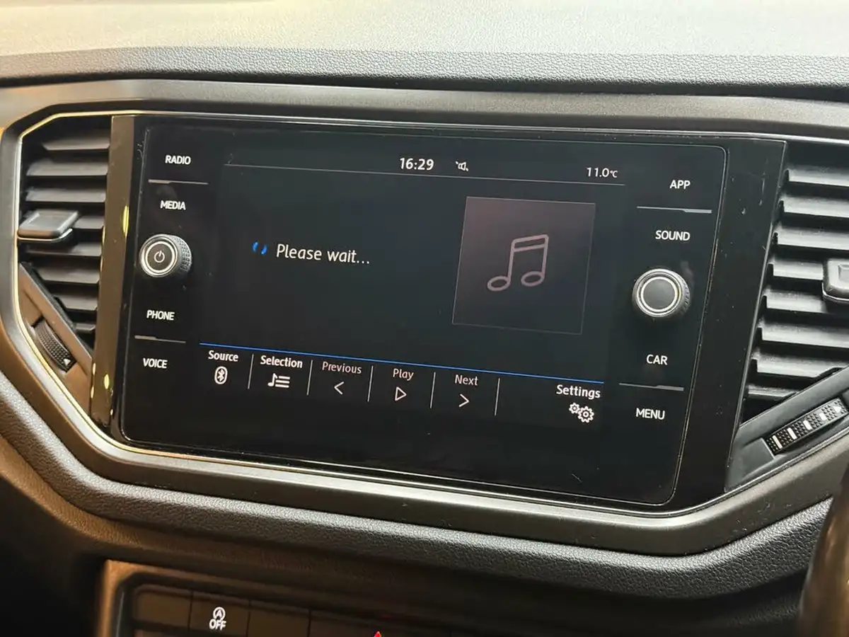 2019-volkswagen-t-roc-16tdi-se-big-32