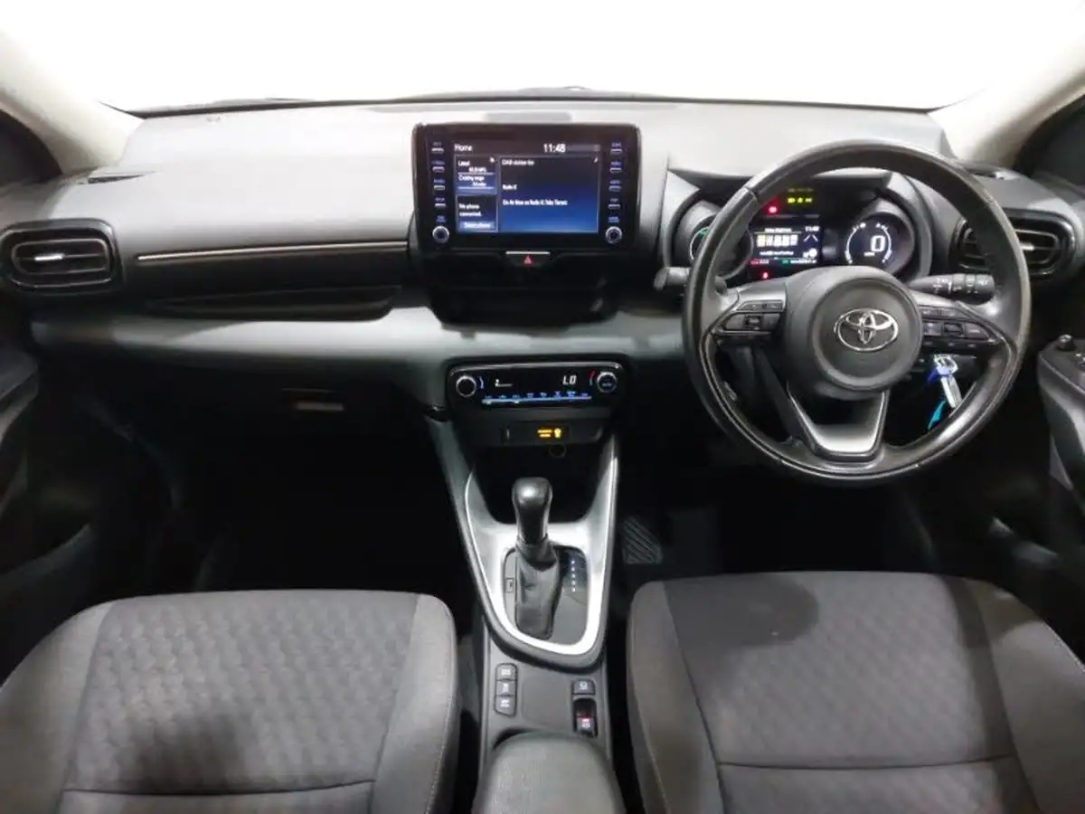 2022-toyota-yaris-15-vvt-i-design-big-2
