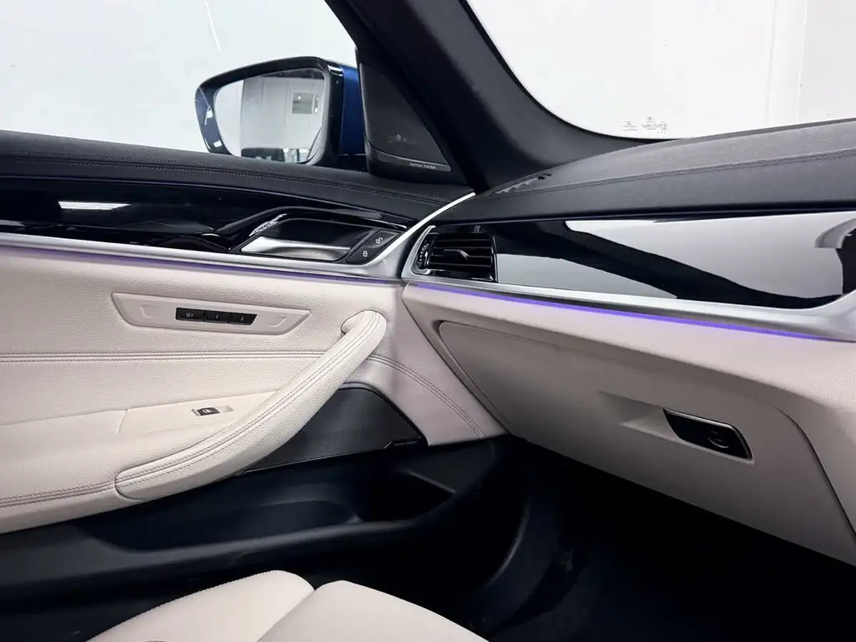 2021-bmw-5-series-20td-520d-m-sport-mht-touring-5d-big-26
