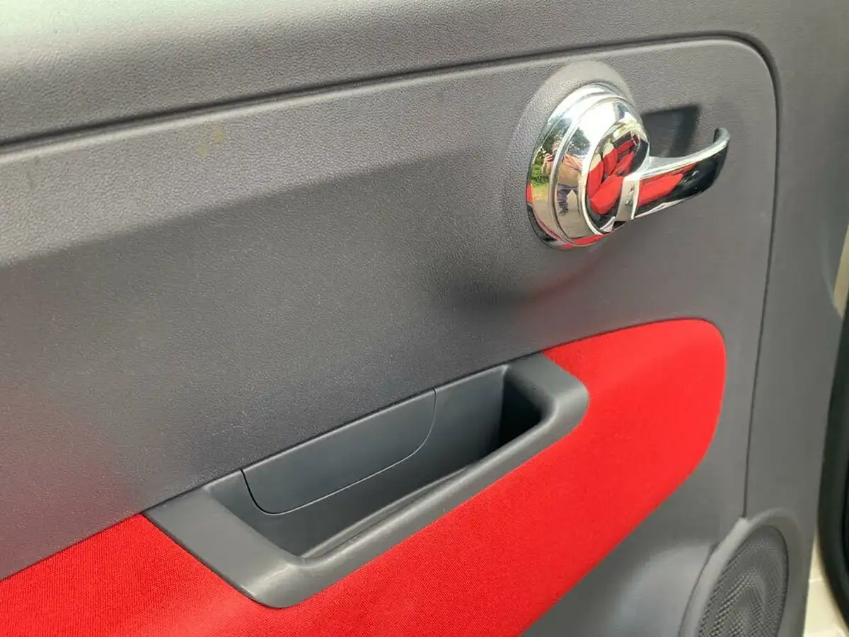 2011-fiat-500-12-lounge-big-31