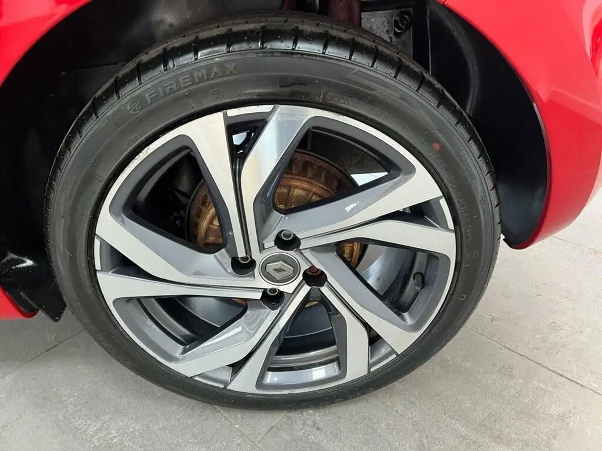2020-renault-clio-13-tce-rs-line-big-54