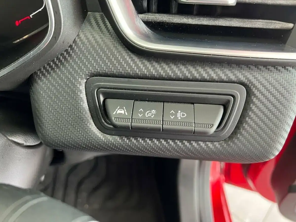 2020-renault-clio-13-tce-rs-line-big-30