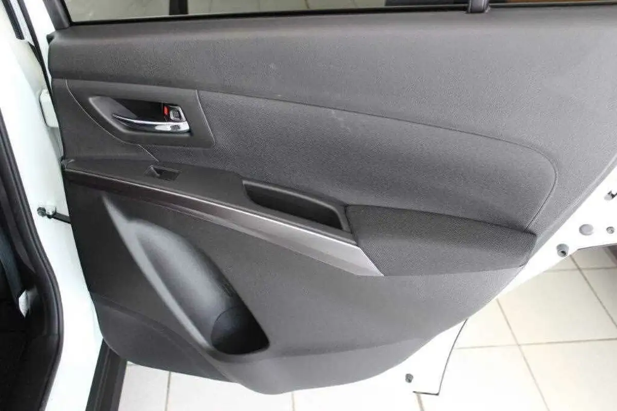 2025-suzuki-s-cross-14-boosterjet-motion-big-19
