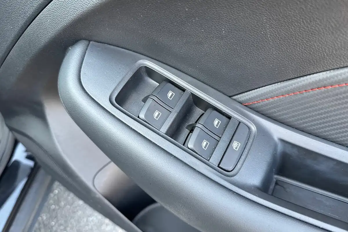 2023-mg-zs-suv-15-vti-tech-exclusive-big-21