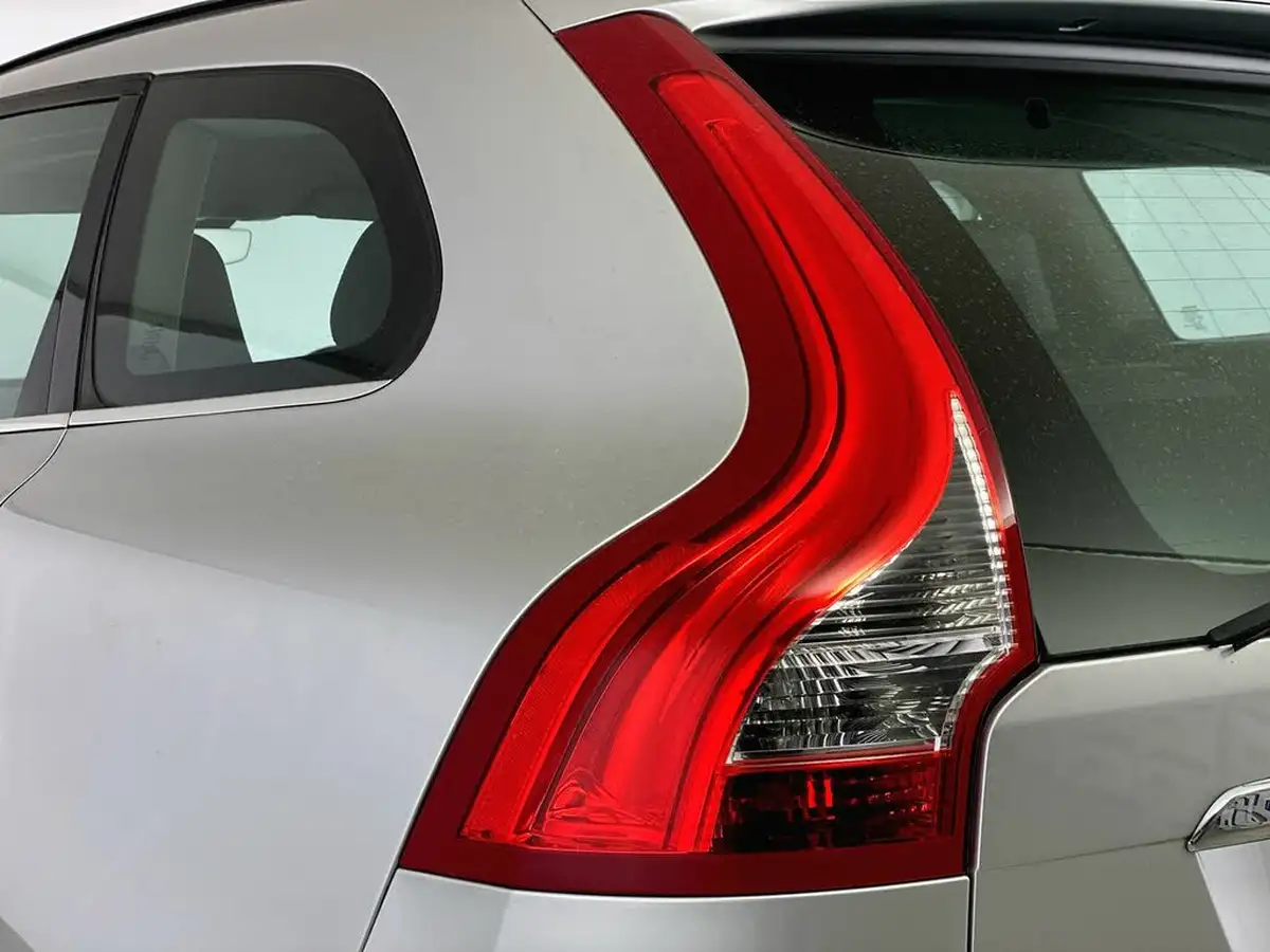 2017-volvo-xc60-20td-d4-se-big-36