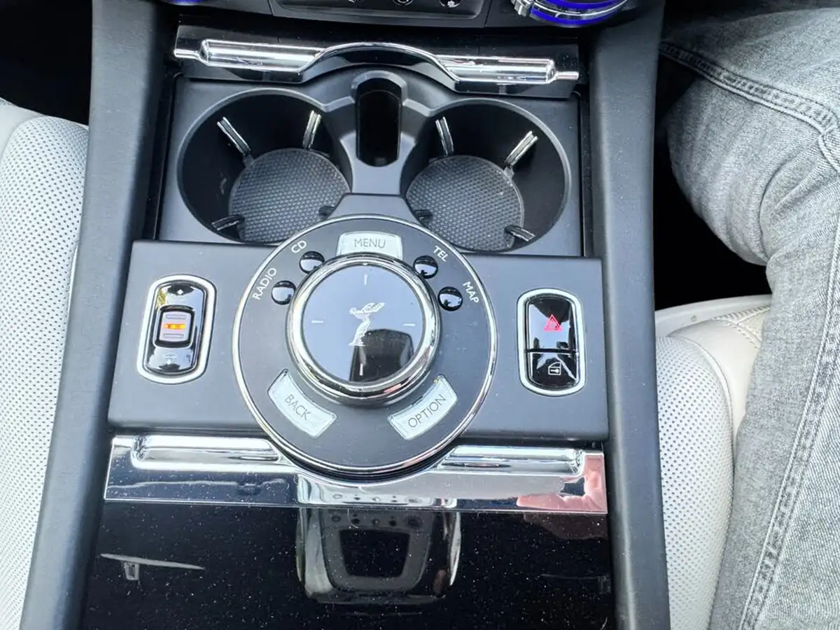 2016-rolls-royce-ghost-66-ewb-big-23