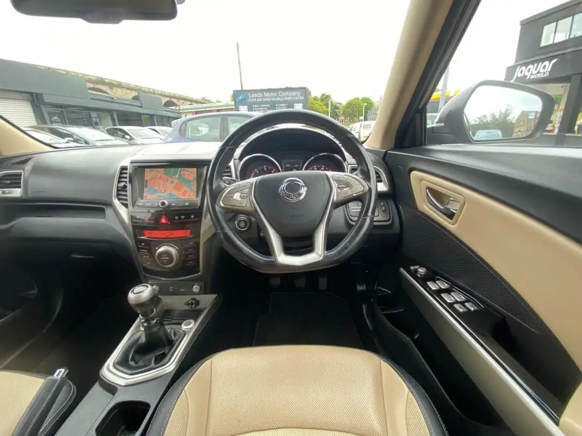 2017-kgm-ssangyong-tivoli-16td-elx-2wd-big-28