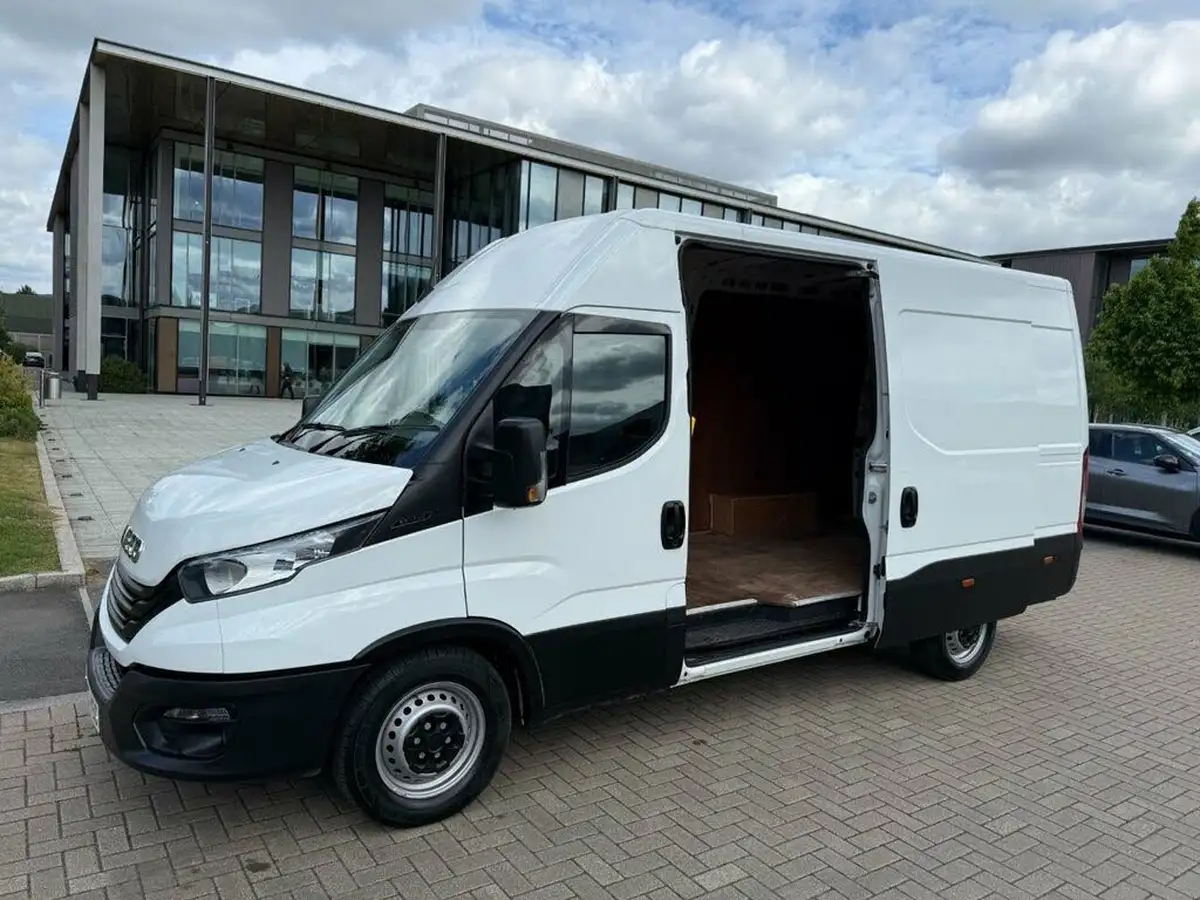 2023-iveco-daily-s-class-23td-35s14v-business-3520mm-h2-136pseu6dt-big-9