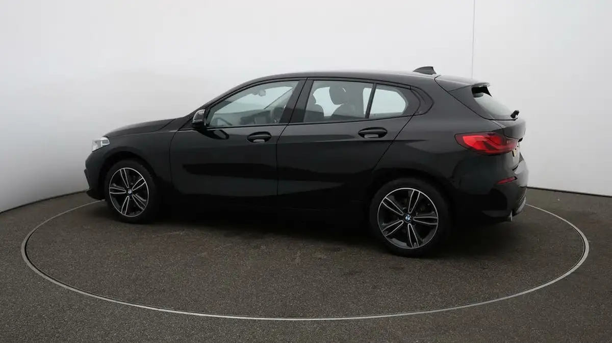 2022-bmw-1-series-15td-116d-sport-dct-big-39
