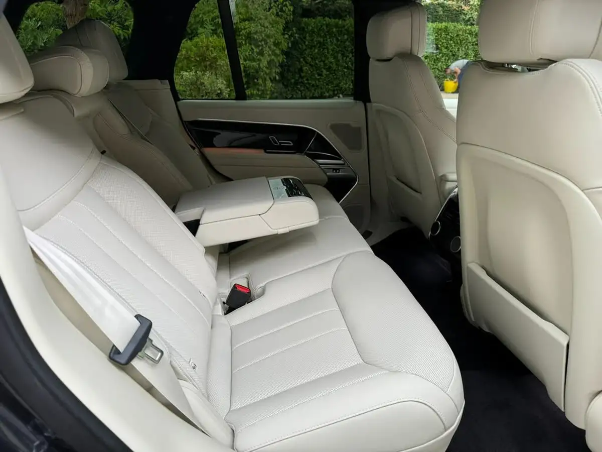 2024-land-rover-range-rover-30-p460e-se-big-20