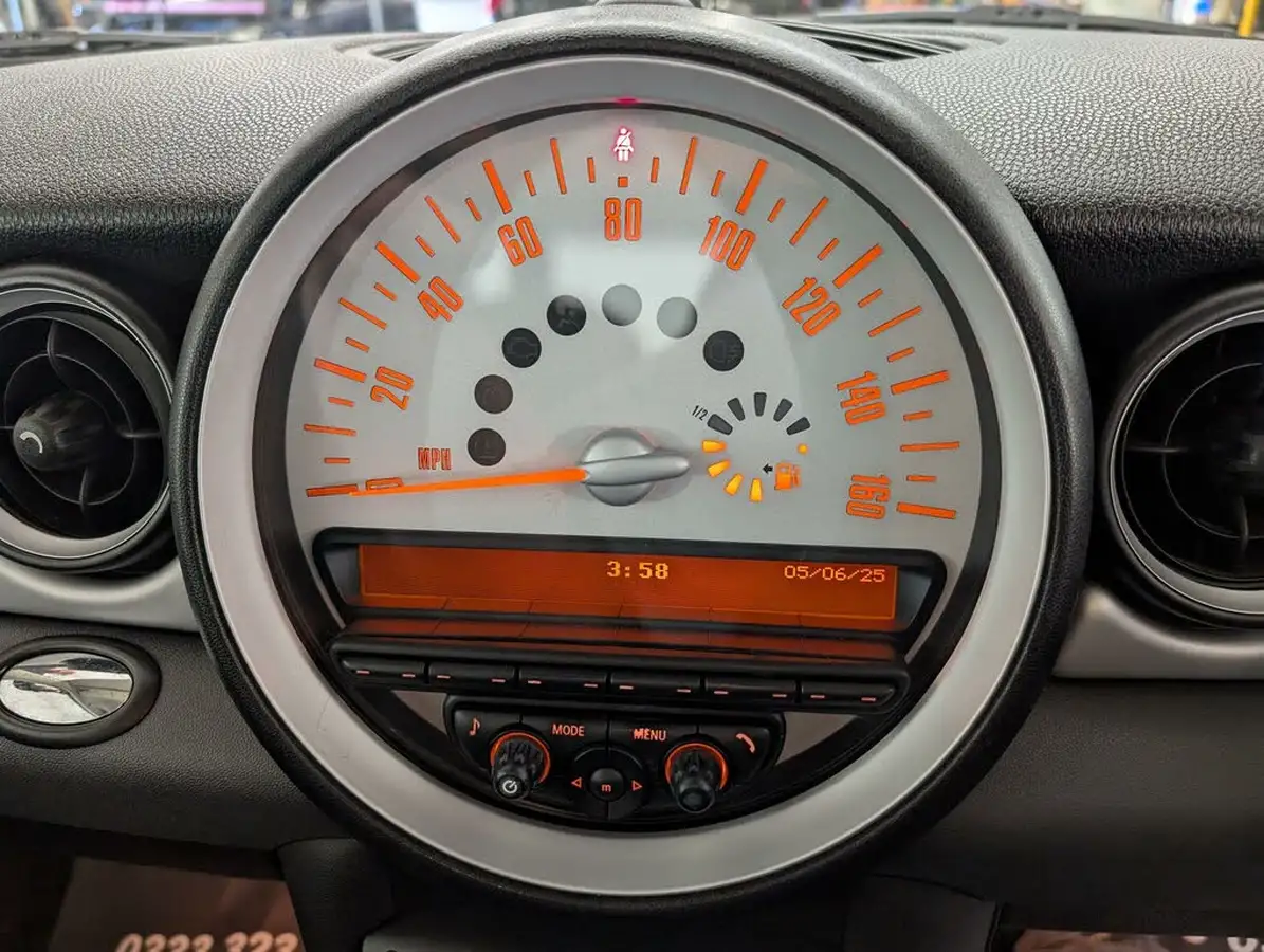 2011-mini-clubman-16-one-big-37