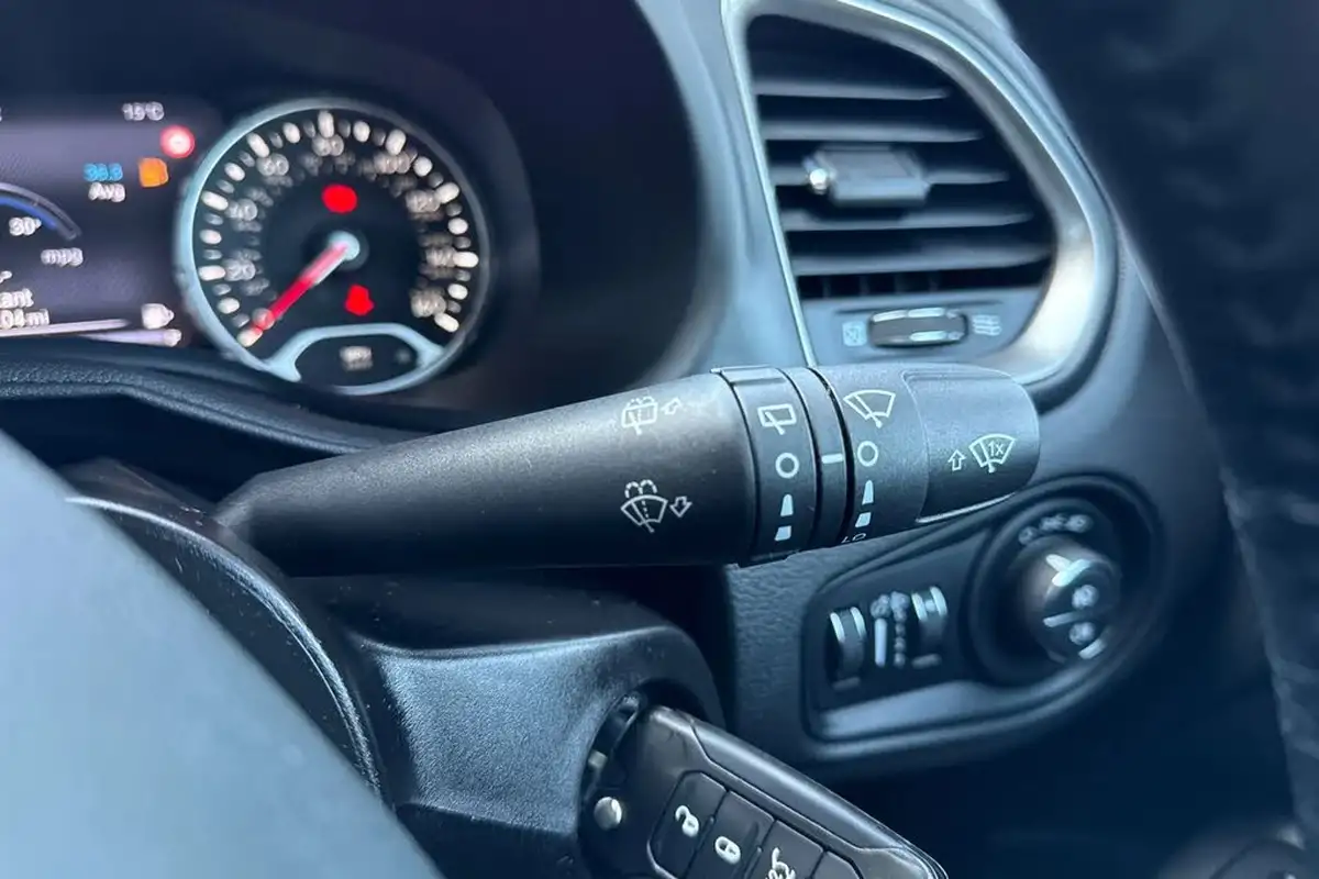 2021-jeep-renegade-10-gse-limited-big-40