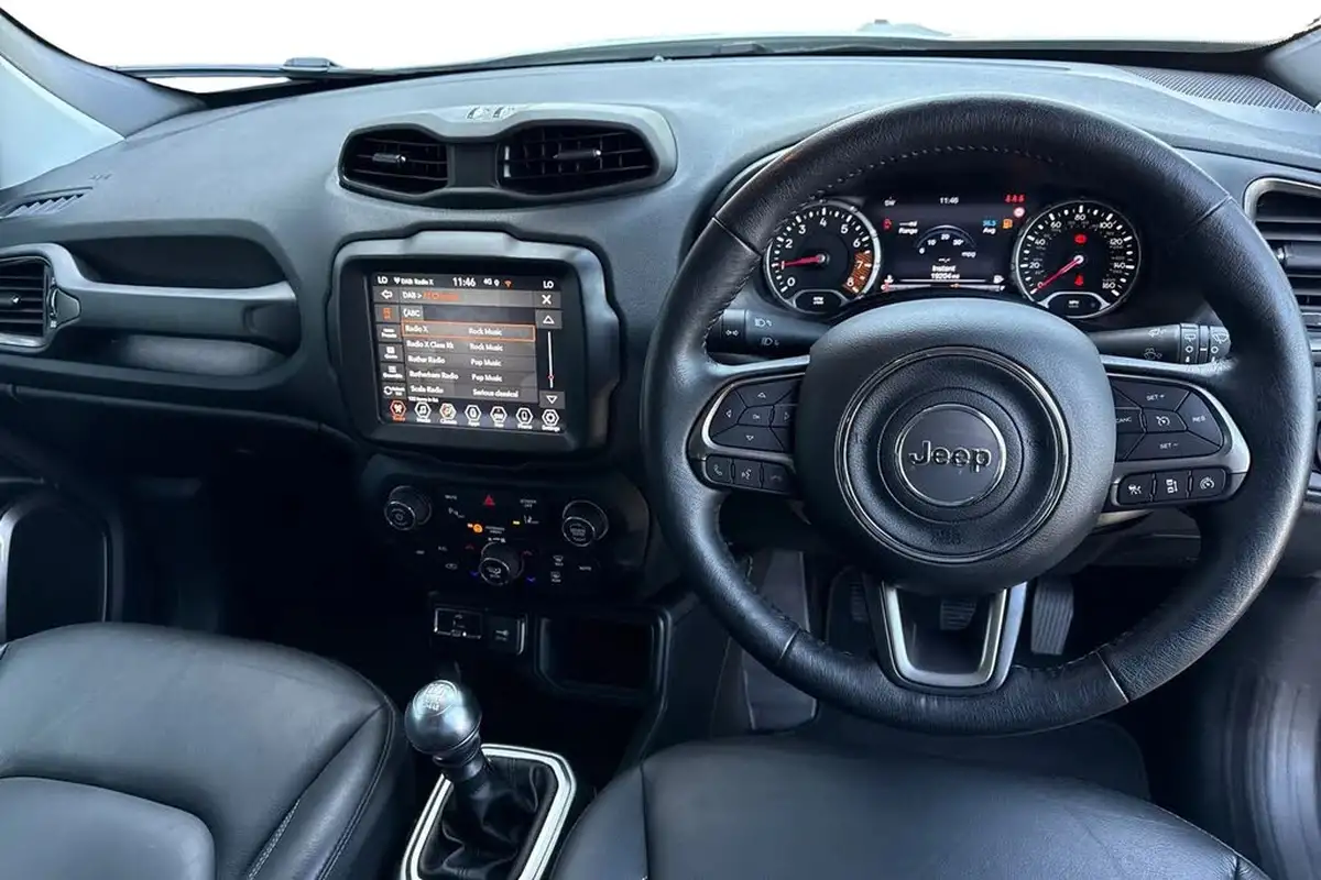 2021-jeep-renegade-10-gse-limited-big-16