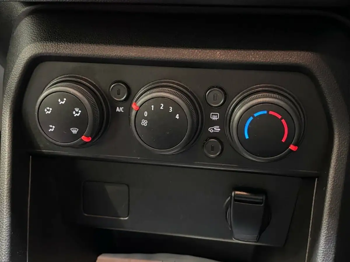 2021-dacia-sandero-10-sce-essential-big-22